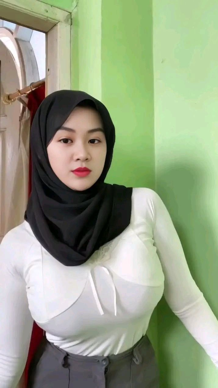 Yulia Wanita Sholehah Jilbabers Yang Nafsuin