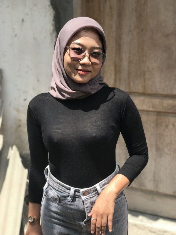 Gadis Perawan Berhijab