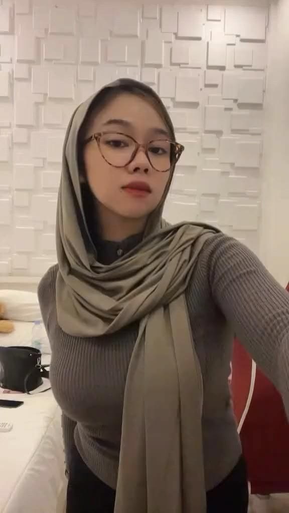 Paling Nafsu Kalo Liat Kakak Ku Pakai Baju Yang Ketat-ketat